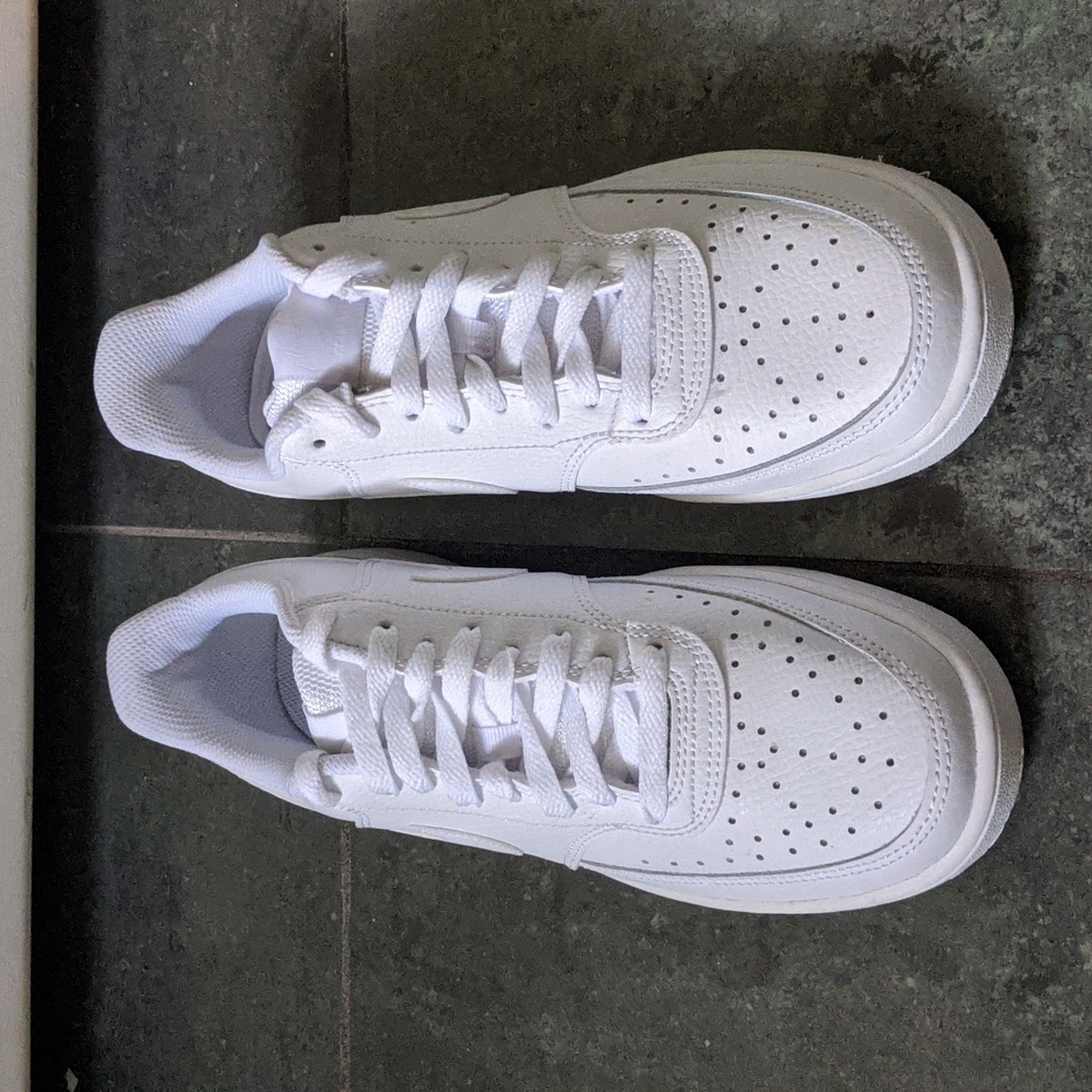 NIKE Court Vision Low Women's Shoes